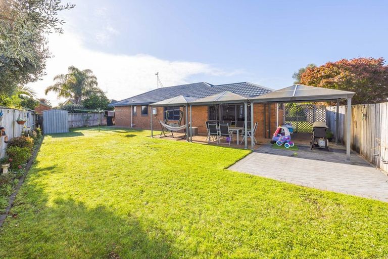 Photo of property in 23 Waiwherowhero Drive, St Andrews, Hamilton, 3200