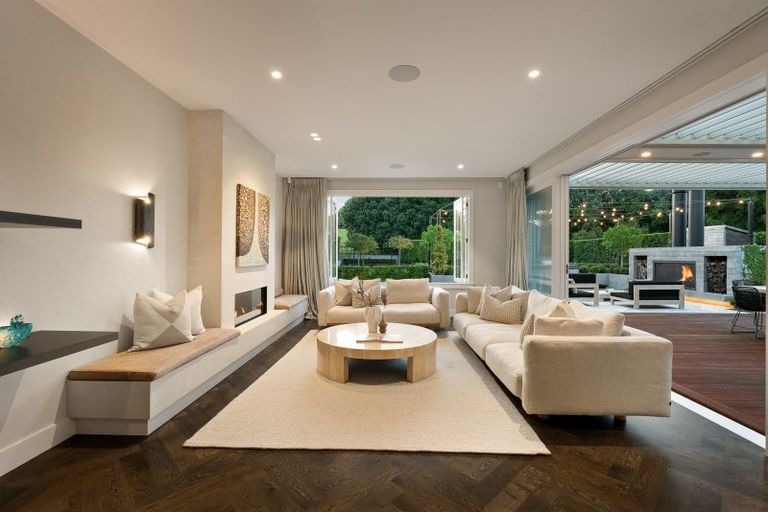 Photo of property in 39 Maungakiekie Avenue, Greenlane, Auckland, 1051