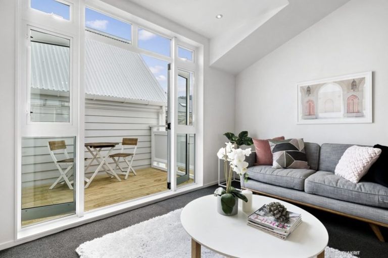 Photo of property in Pirie Street Townhouses, 19/35 Pirie Street, Mount Victoria, Wellington, 6011