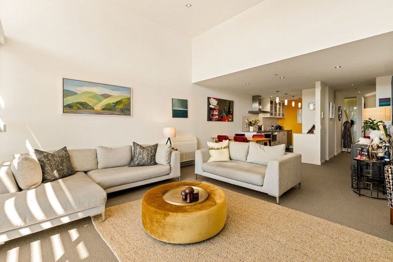 Photo of property in Portal Apartments, 8a/42 Cable Street, Te Aro, Wellington, 6011