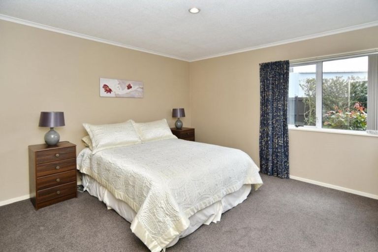 Photo of property in 1/9 Phoenix Lane, Northcote, Christchurch, 8052