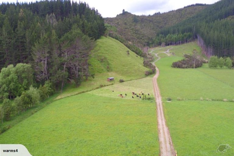 Photo of property in 964 Whitemans Valley Road, Whitemans Valley, Upper Hutt, 5371