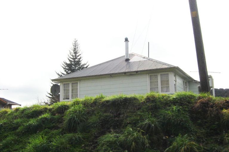 Photo of property in 19 Victory Street, Reefton, 7830