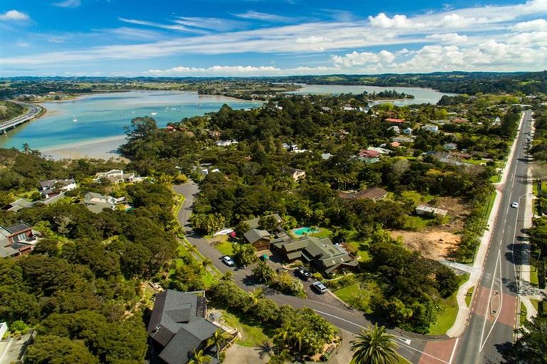 Photo of property in 53 Tauhinu Road, Greenhithe, Auckland, 0632