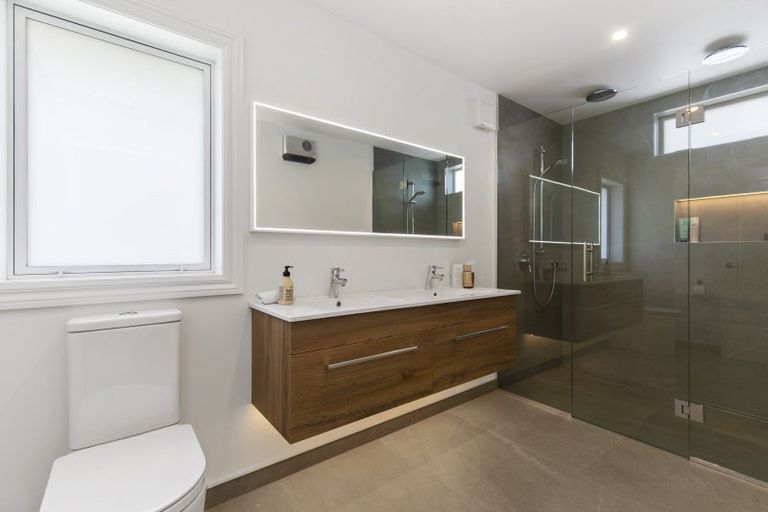 Photo of property in 61a Cashmere Avenue, Khandallah, Wellington, 6035