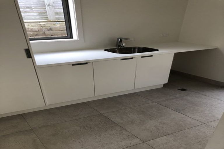 Photo of property in 24b Rossiter Crescent, Westown, New Plymouth, 4310