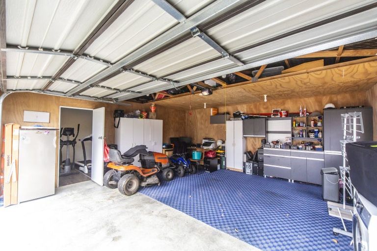 Photo of property in 8 Bryce Place, Kelvin Grove, Palmerston North, 4414