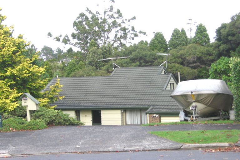 Photo of property in 39 Barlow Place, Chatswood, Auckland, 0626