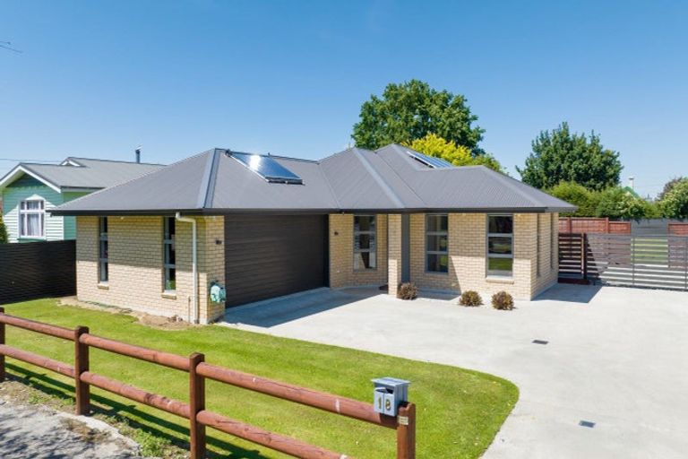 Photo of property in 18 Hunter Street, Edendale, 9825