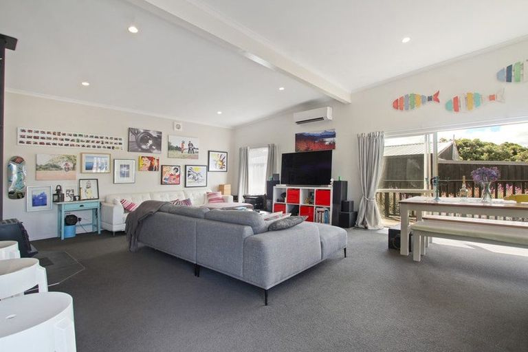 Photo of property in 9 Keven Road, Clarks Beach, Pukekohe, 2679