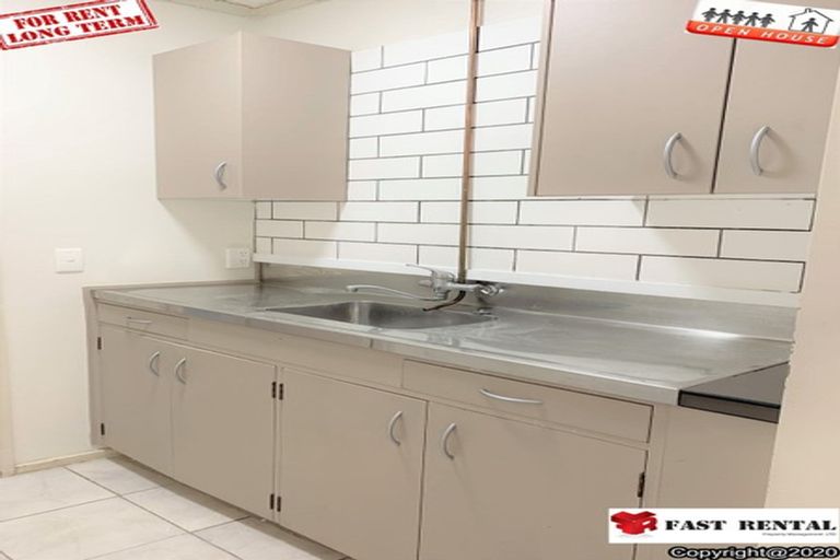 Photo of property in 132 Rangatira Road, Beach Haven, Auckland, 0626