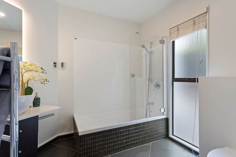 Photo of property in 2/4 Prospect Terrace, Milford, Auckland, 0620