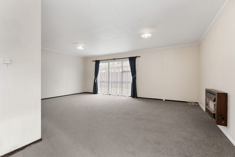 Photo of property in 8 Ashton Place, Highbury, Palmerston North, 4412