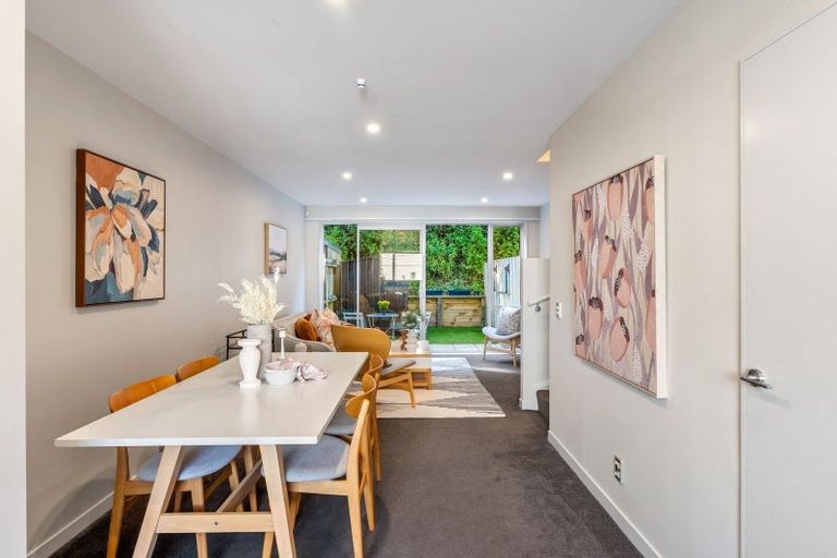 Photo of property in 9/8 Thatcher Crescent, Crofton Downs, Wellington, 6035