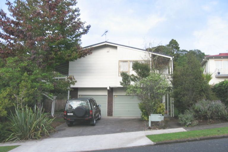 Photo of property in 19 Calman Place, Chatswood, Auckland, 0626