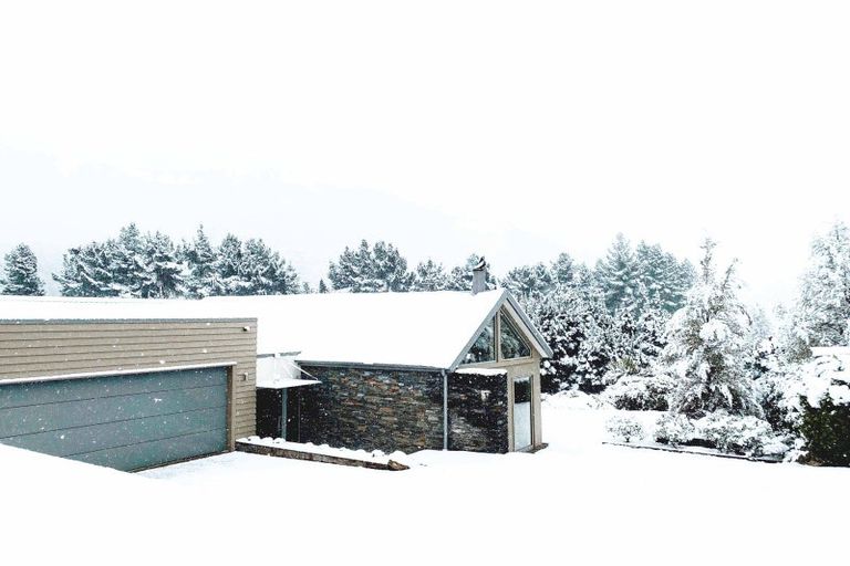 Photo of property in 51 Mathias Terrace, Arthurs Point, Queenstown, 9371