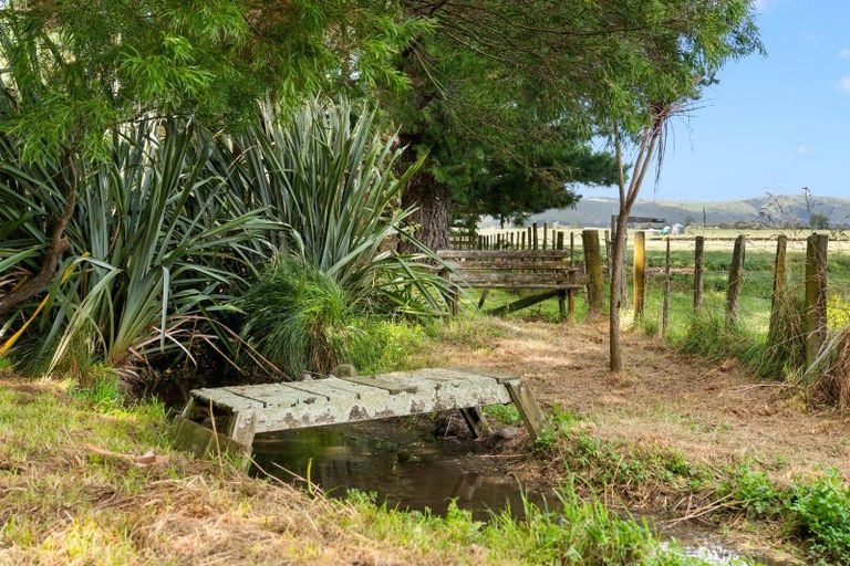 Photo of property in 24 Papawai Road, Greytown, 5712