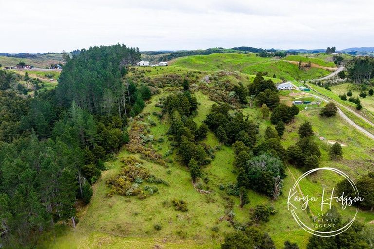 Photo of property in 623 Bickerstaffe Road, Maungaturoto, 0587