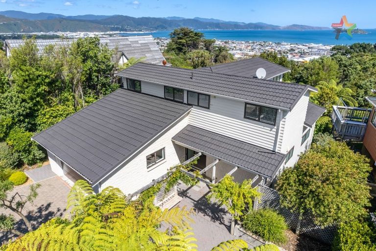 Photo of property in 30 Stanhope Grove, Korokoro, Lower Hutt, 5012
