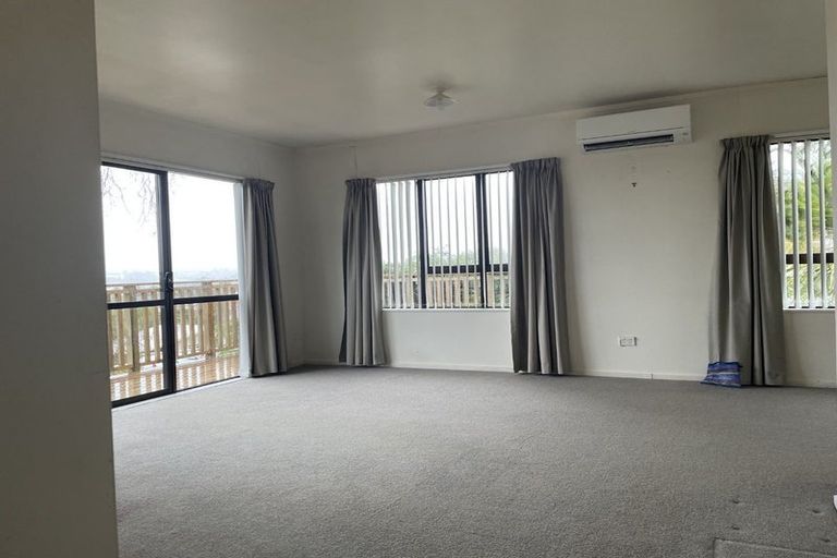 Photo of property in 1/17 Exeter Place, Unsworth Heights, Auckland, 0632