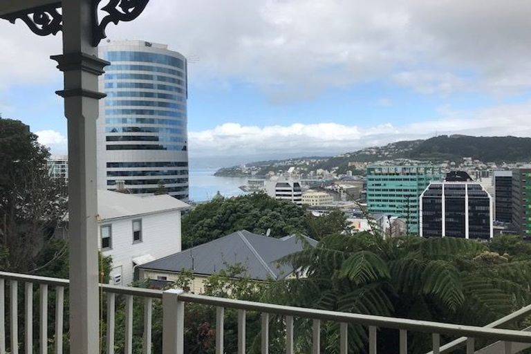 Photo of property in 235 The Terrace, Te Aro, Wellington, 6011
