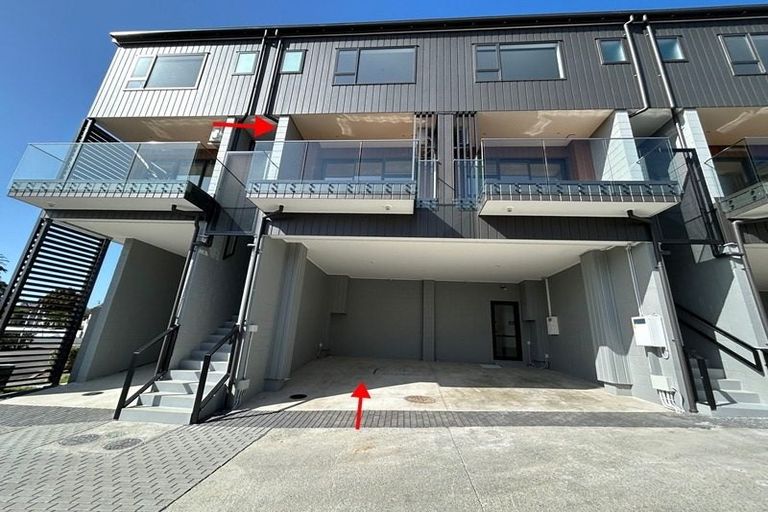 Photo of property in 2/1 Egremont Street, Belmont, Auckland, 0622