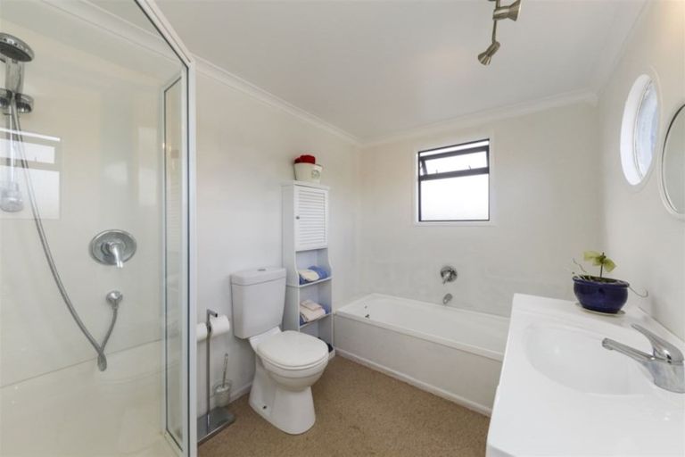 Photo of property in 17 Works Road, Longburn, Palmerston North, 4412