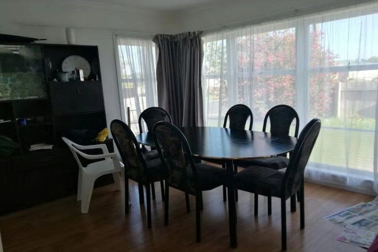 Photo of property in 16 Tonar Street, Northcote, Auckland, 0627