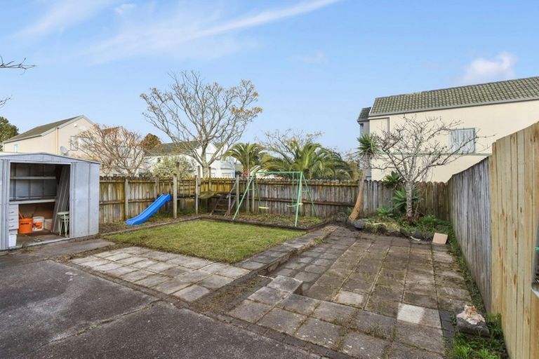 Photo of property in 35 Stephen Avenue, Henderson, Auckland, 0610