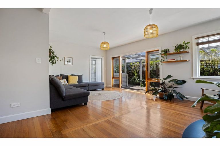 Photo of property in 14 Deyell Crescent, Sydenham, Christchurch, 8023