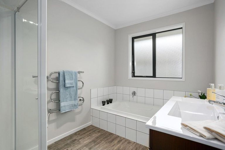 Photo of property in 4 Twin Willow Close, Cambridge, 3434