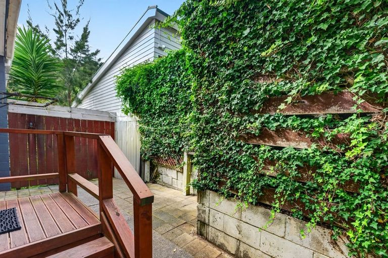 Photo of property in 1/91a Roseberry Avenue, Birkenhead, Auckland, 0626