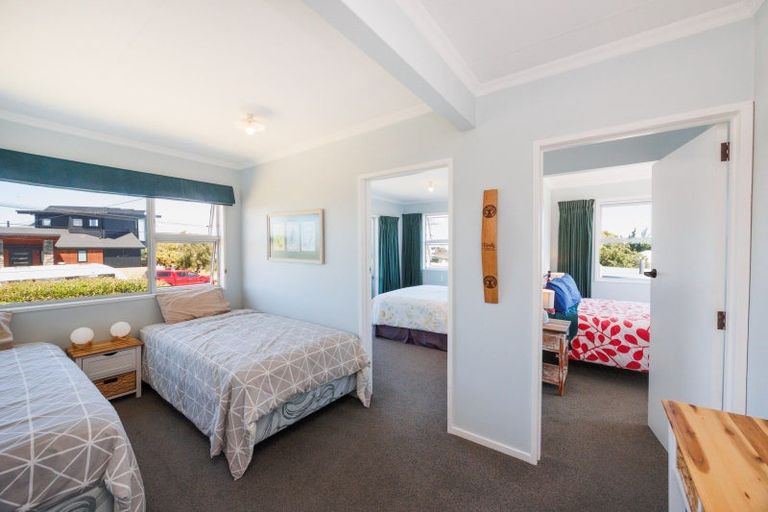 Photo of property in 35 Shortt Street, Foxton Beach, Foxton, 4815