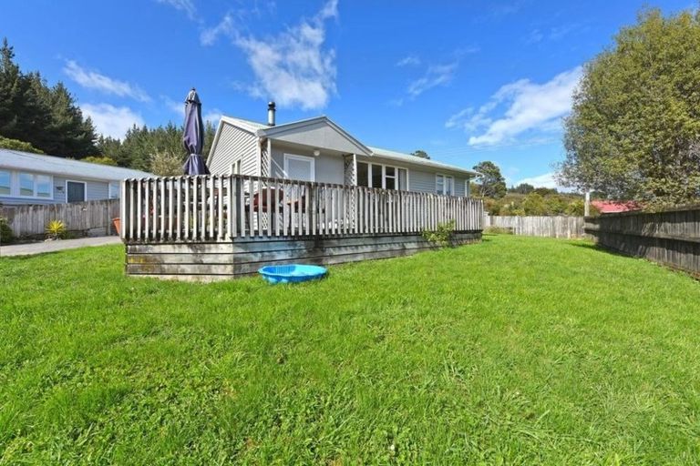 Photo of property in 64 Moeraki Road, Maoribank, Upper Hutt, 5018