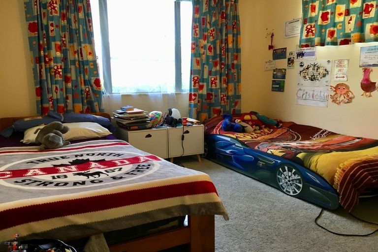 Photo of property in 15 Macadamia Close, Goodwood Heights, Auckland, 2105