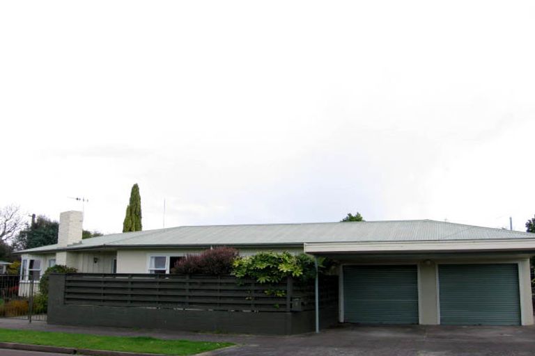Photo of property in 1 Tingey Place, Awapuni, Palmerston North, 4412