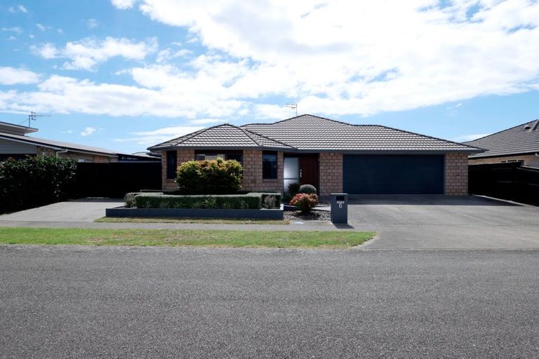 Photo of property in 6 Trusham Court, Paraparaumu, 5032