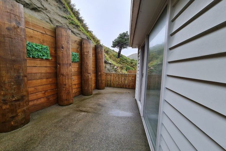 Photo of property in 18a Rarangi Way, Owhiro Bay, Wellington, 6023