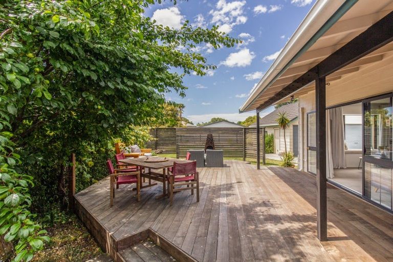 Photo of property in 17 Cedar Road, Te Awanga, 4102