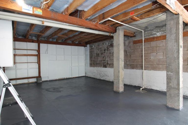 Photo of property in 13 Lyndhurst Road, Te Atatu South, Auckland, 0610