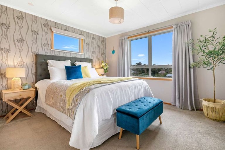 Photo of property in 32 Woodford Avenue, Brookfield, Tauranga, 3110