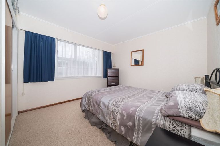 Photo of property in 14 Hollows Crescent, Takaro, Palmerston North, 4412