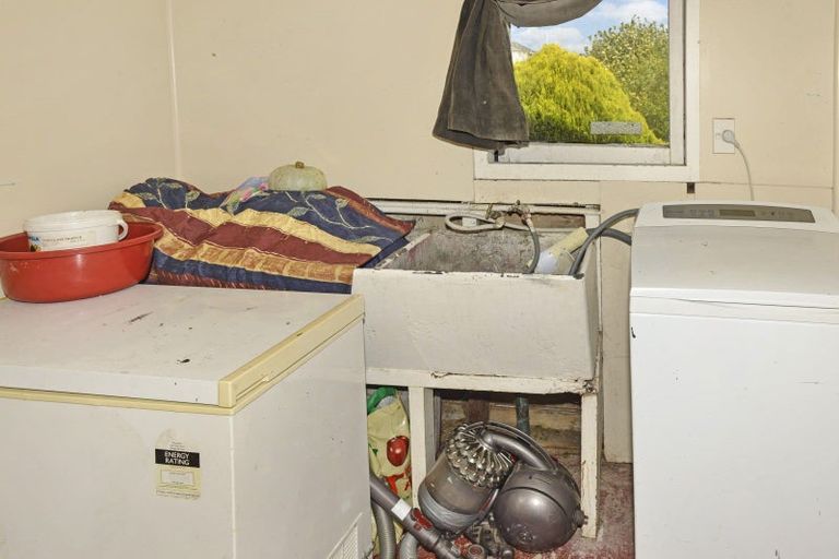 Photo of property in 15 Hall Street, Foxton, 4814