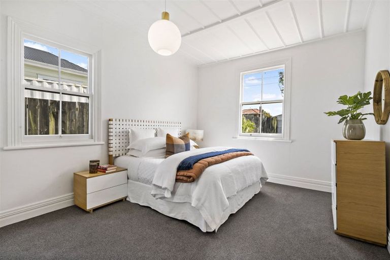 Photo of property in 42 Blockhouse Bay Road, Avondale, Auckland, 1026