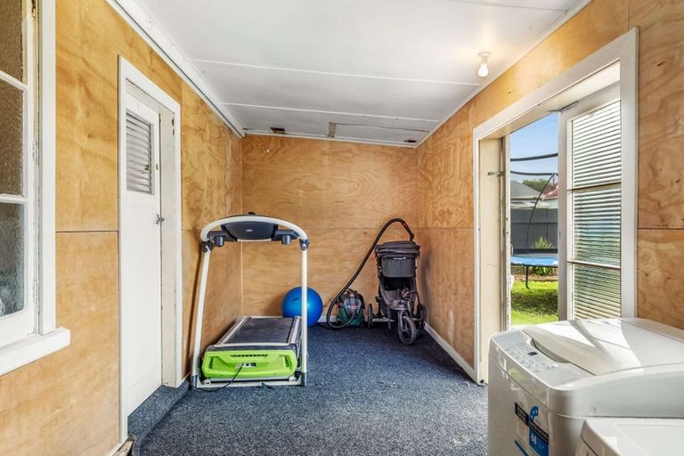 Photo of property in 120 Derby Street, Westport, 7825