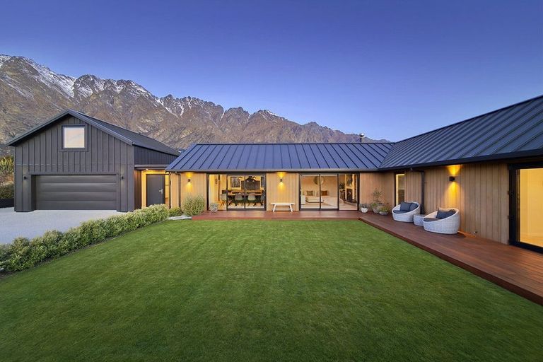 Photo of property in 6a Kinross Lane, Jacks Point, Queenstown, 9371
