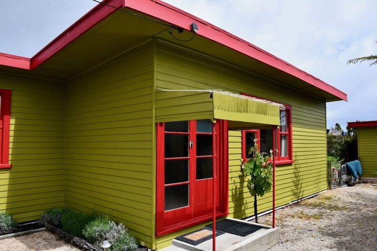 Photo of property in 13 Wharf Road, Karamea, 7893