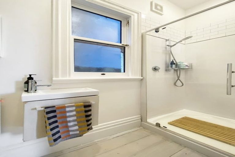 Photo of property in 16 Saint Mary Street, Thorndon, Wellington, 6011