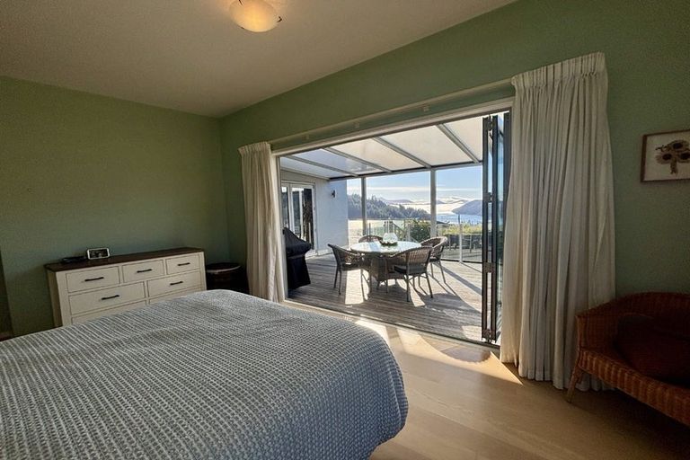 Photo of property in 33 Harbour View Heights, Picton, 7220