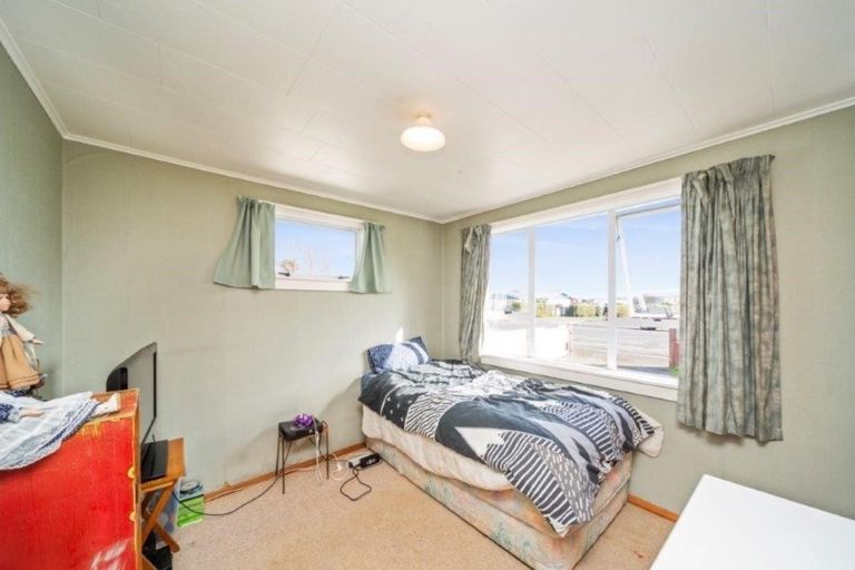 Photo of property in 28 Hunter Street, Hawera, 4610